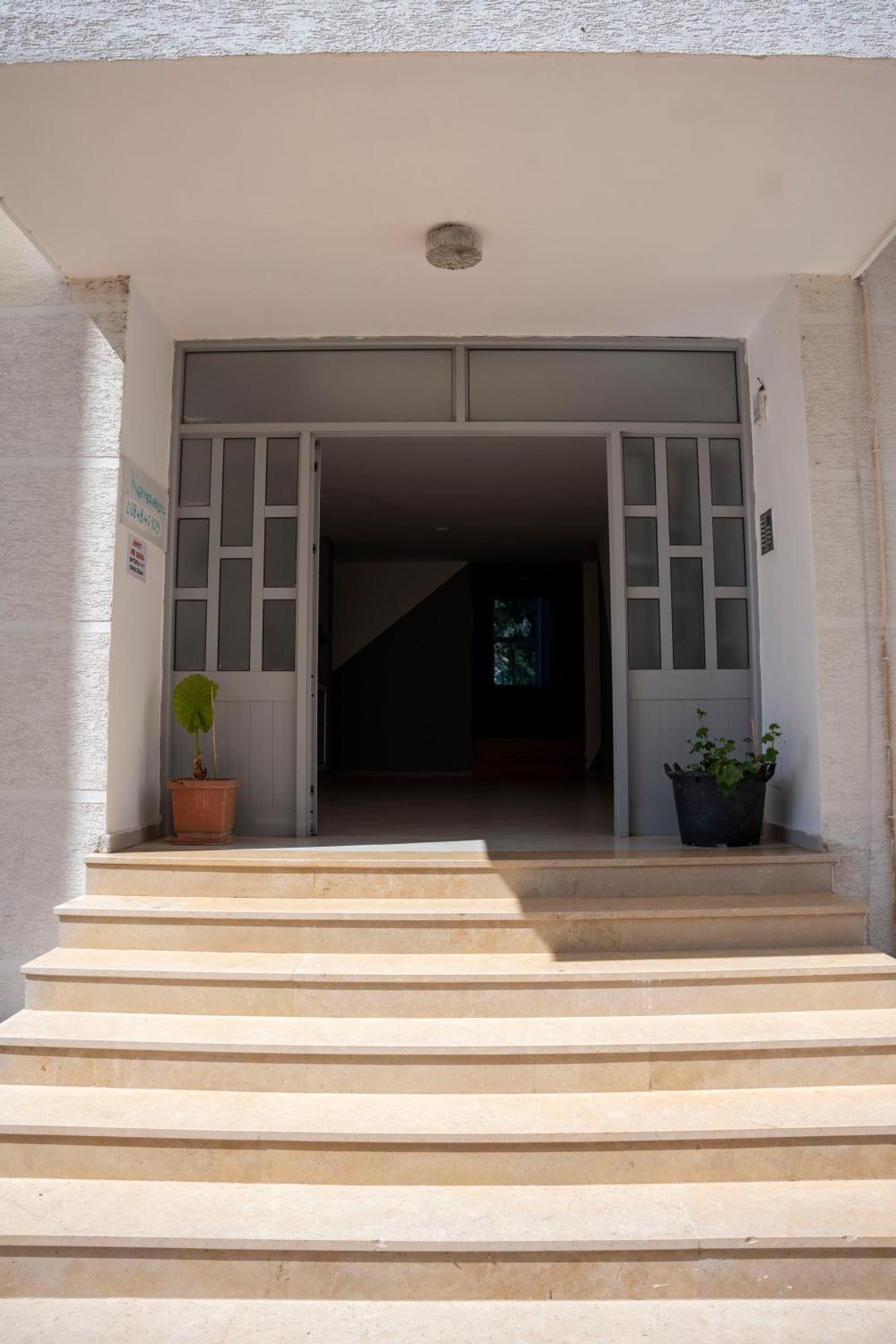 Tuttomondo Apartments โกเลม ภายนอก รูปภาพ