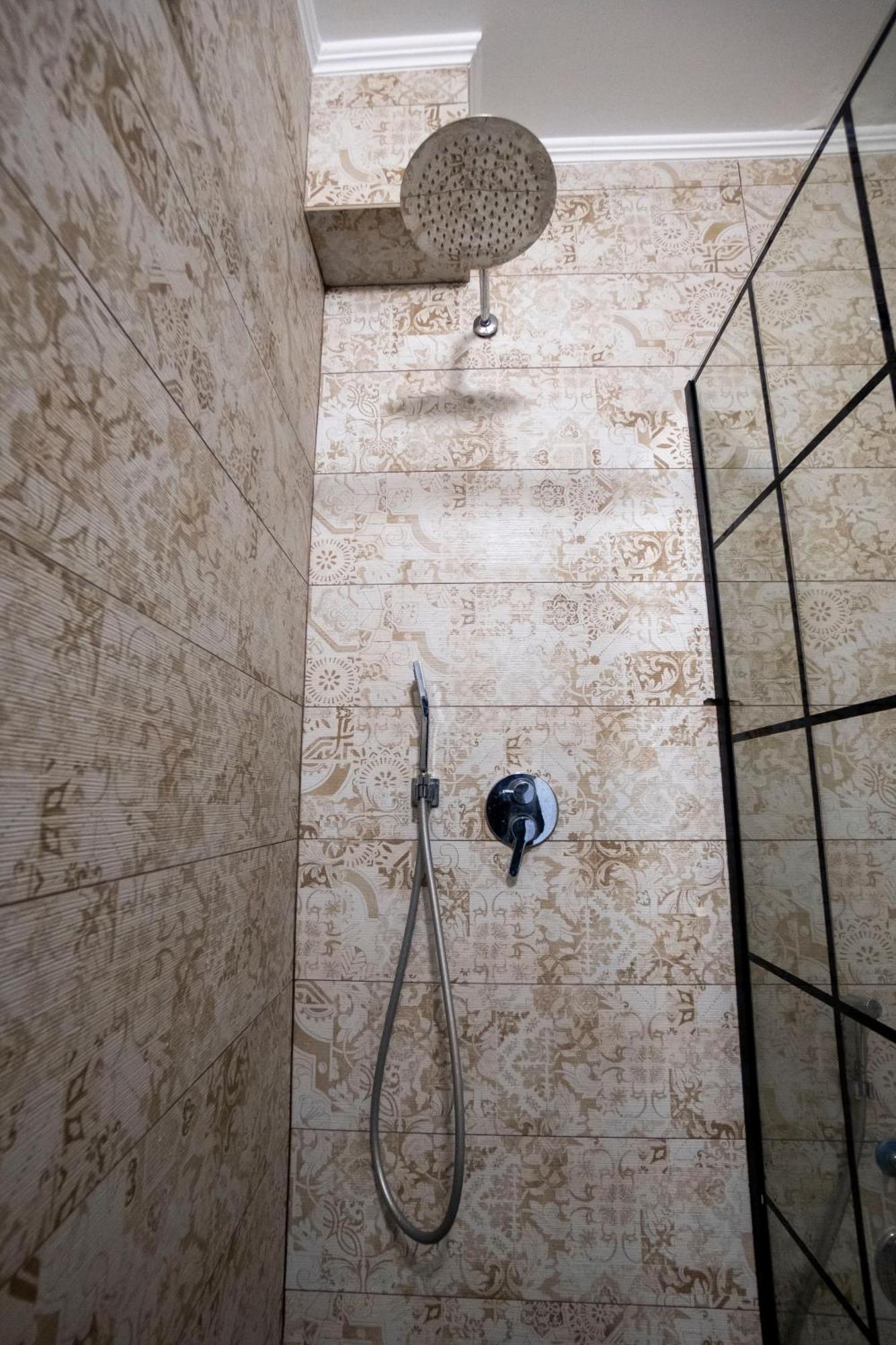 Tuttomondo Apartments โกเลม ภายนอก รูปภาพ